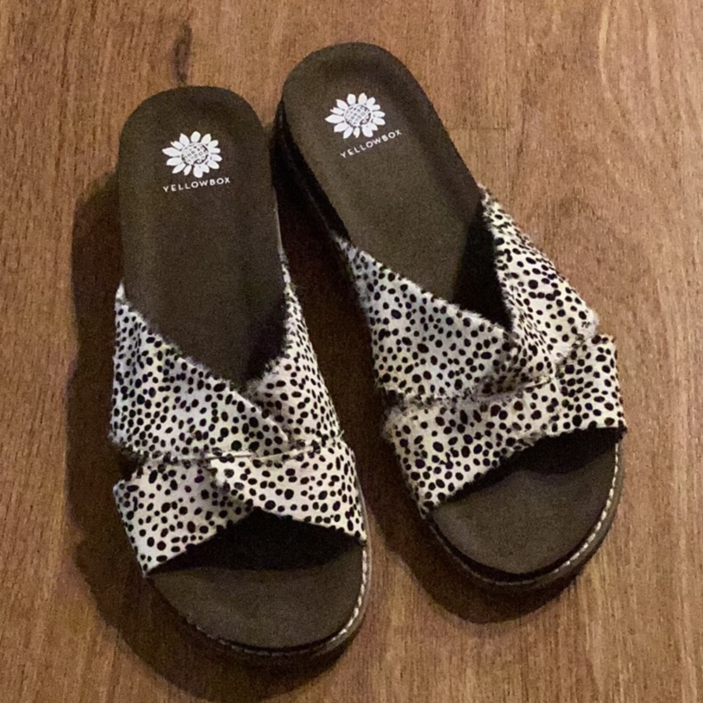 Yellow Box animal speckled print sandals